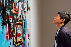 Tỷ phú Maezawa (phải) cho rằng mình là người may mắn khi mua được bức tranh này.