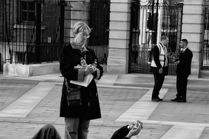 Những tư thế chụp hài hước của nhiếp ảnh gia