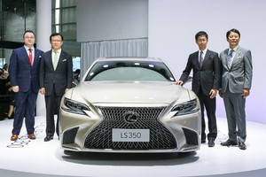 Lexus trình làng mẫu xe cỡ lớn hạng sang giá “rẻ” LS 350