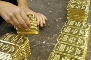 Sáng 8/6, giá vàng quay đầu giảm, tỷ giá USD ít biến động