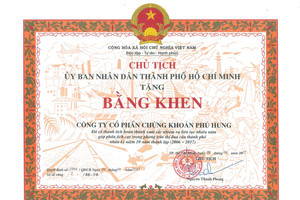 PHS nhận bằng khen của Ủy Ban Nhân dân TPHCM
