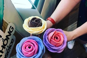 Cửa hàng kem hoa ở Sài Gòn gây sốt trên báo nước ngoài