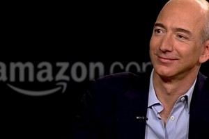 Ông chủ Amazon tiêu tỷ USD ra sao?