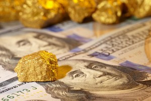 Sáng 15/8, giá vàng lao dốc mạnh, tỷ giá USD ổn định