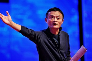 Dưới sự điều hành của Jack Ma, Alibaba đang phát triển thành một công ty đa dạng như Amazon.
