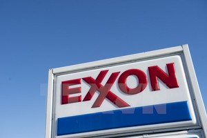 Biểu tượng của Tập đoàn dầu khí Mỹ ExxonMobil tại Woodbridge, bang Virginia. (Nguồn: AFP/TTXVN)