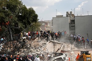 Động đất ở Mexico khiến gần 140 người chết, con số được dự báo còn tăng lên. Ảnh: Reuters.