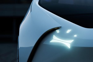 Tạo hình tinh nghịch của đèn pha trên Concept-i. Ảnh: Toyota.
