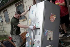 Cách xử lý đồ gia dụng bị hỏng do ngập nước