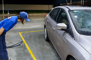 Bán xăng 'kiểu Nhật'