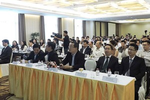 Chuyên gia PHS: Nên nắm giữ cổ phiếu ngành hàng tiêu dùng, chăm sóc sức khoẻ và hàng không