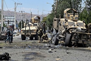 Hiện trường một vụ đánh bom đoàn xe NATO hồi năm 2017. Ảnh: Afghanistan Times.