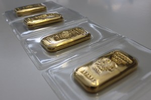 Giá vàng hôm nay (3/5): Đảo chiều tăng nhẹ