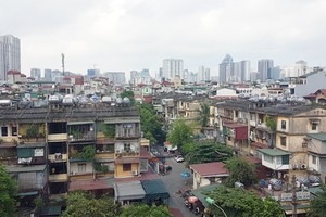 Khu chung cư cũ nằm ở đường Thái Thịnh, quận Đống Đa. Ảnh: Võ Hải.