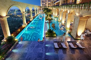 Hồ bơi nước mặn rộng tới hơn 1.000 m2 đầu tiên tại quận 2, TP.HCM cùng 3.000m2 tiện ích xung quanh hồ bơi đã thực sự biến Rome by Diamond trở thành thiên đường nghỉ dưỡng cho cư dân.