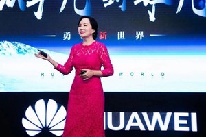Bà Mạnh Vãn Chu trong một buổi thuyết trình về Huawei. Ảnh: JQKNews.