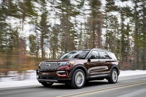 Ford Explorer 2020 giá từ 32.800 UDS.