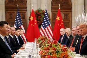 Phái đoàn Mỹ và Trung Quốc trong bữa tối thảo luận công việc sau hội nghị thượng đỉnh G20 ở Buenos Aires, Argentina, ngày 1/12. Ảnh: Reuters.