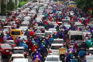 Tuyến đường Nguyễn Trãi - Trần Phú thường xuyên ùn tắc vào giờ cao điểm. Ảnh: Ngọc Thành.