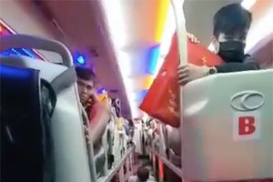 Xe khách chở 82 người