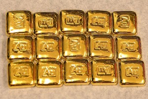 Giá vàng hôm nay ngày 12/2: Giá vàng trong nước ngược chiều thế giới