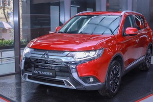 Mitsubishi Outlander 2020 ở một showroom tại Hà Nội.