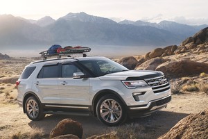Ford Việt Nam công bố giá bán mới cho Ford Explorer