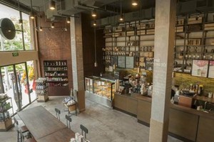 Các hãng đồ uống tại TP. HCM đồng loạt thông báo chỉ phục vụ mang đi và giao hàng