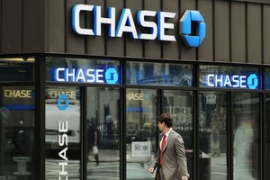 Các ngân hàng Mỹ có thêm khoảng 2.000 tỷ USD tiền gửi kể từ tháng 1. Ảnh: Fortune.