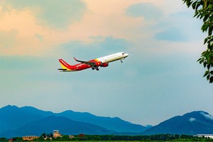 Vietjet khai thác chuyến bay đầu tiên đến sân bay Vân Đồn ngày mở lại