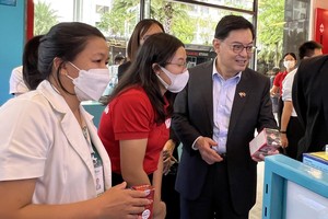 Phó thủ tướng Singapore Heng Swee Keat đã có chuyến thăm cửa hàng WIN.
