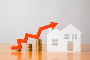 Top 10 cổ phiếu tăng/giảm mạnh nhất tuần: Nhóm bất động sản tăng tốc
