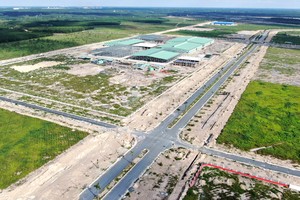 Nhiều dự án khu công nghiệp mới vẫn đang mọc lên để đón sóng dịch chuyển.