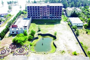 Khách sạn HP Pacifica Hotel đổi chủ nhưng chưa thể đổi vận.