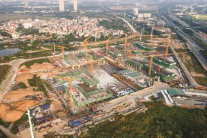 Nguồn cung căn hộ mới tại Hà Nội trong năm tới vẫn chủ yếu là phân khúc cao cấp và hạng sang (Trong ảnh: Công trường xây dựng dự án Lumi Hà Nội).