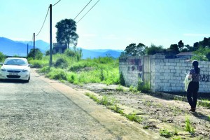 Nhà đầu tư Hà Nội về tỉnh lẻ săn đất. Ảnh: Việt Dương.