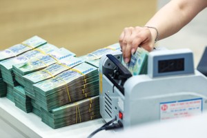 Tiền gửi tiết kiệm tăng tại nhiều ngân hàng.