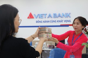 Nhiều ngân hàng ghi nhận thu ngoài lãi tăng cao trong quý II/2025.