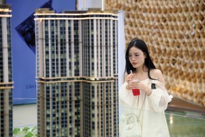 Giá nhà ở liên tục tăng trong thời gian dài khiến giới trẻ rất khó với tới. Ảnh: Dũng Minh.
