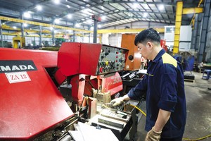 Để nền kinh tế bứt tốc, bên cạnh các động lực truyền thống, việc thúc đẩy các động lực tăng trưởng mới có ý nghĩa quan trọng. Ảnh: Đức Thanh.