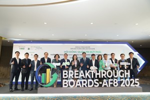 Ông Phạm Việt Anh - Chủ tịch HĐQT PVTrans cùng các lãnh đạo cấp cao tại Diễn đàn thường niên về Quản trị Công ty AF8 2025