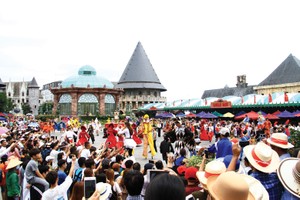 Việt Nam là điểm đến yêu thích của du khách quốc tế. Ảnh: Bình Minh.