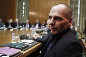 Bộ trưởng tài chính mới của Hy Lạp, ông Yanis Varoufakis công du châu Âu thảo luận về các khoản nợ.