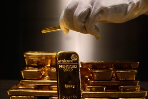 Sức nặng của Fed đè bẹp giá vàng