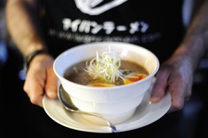 Lương trung bình ở Nhật Bản chỉ đủ mua 1 bát mỳ