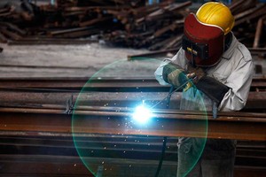 Nhận tin xấu, chứng khoán Trung Quốc lại nghiêng ngả