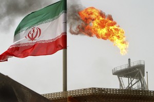 Iran kêu gọi OPEC giảm sản lượng