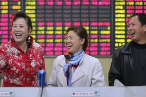 “Kẻ chiến thắng” khi chứng khoán Trung Quốc sụp đổ