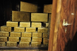 Giá vàng ngày 14/12: Chưa chiến đã bại!