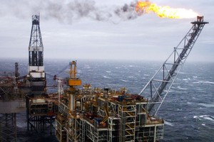 Giá dầu sẽ tăng trở lại 50% vào cuối năm 2016?